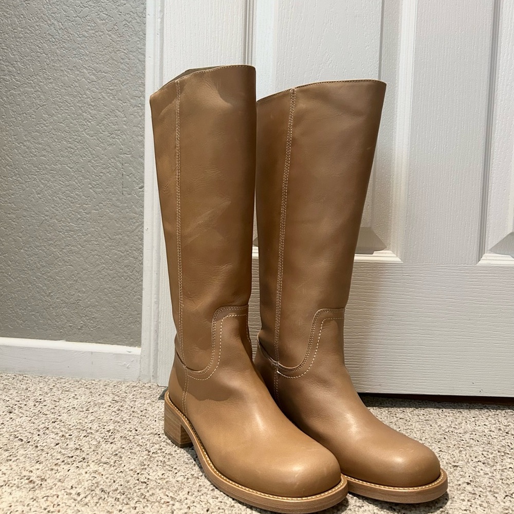 NWOB Steve Madden Riggs Boots in Banana Leather